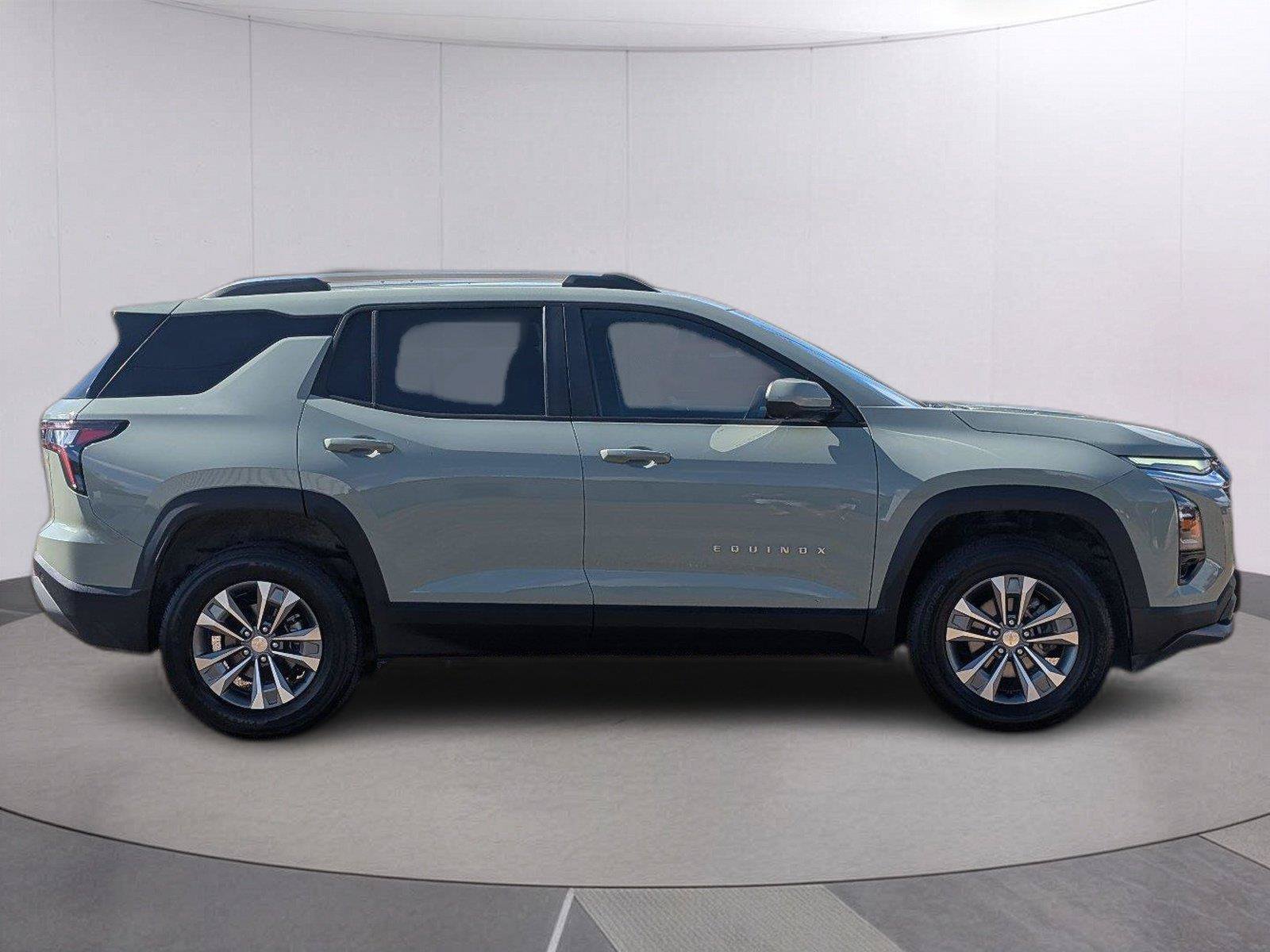 Used 2025 Chevrolet Equinox LT w/ Convenience Package II FWD image 6