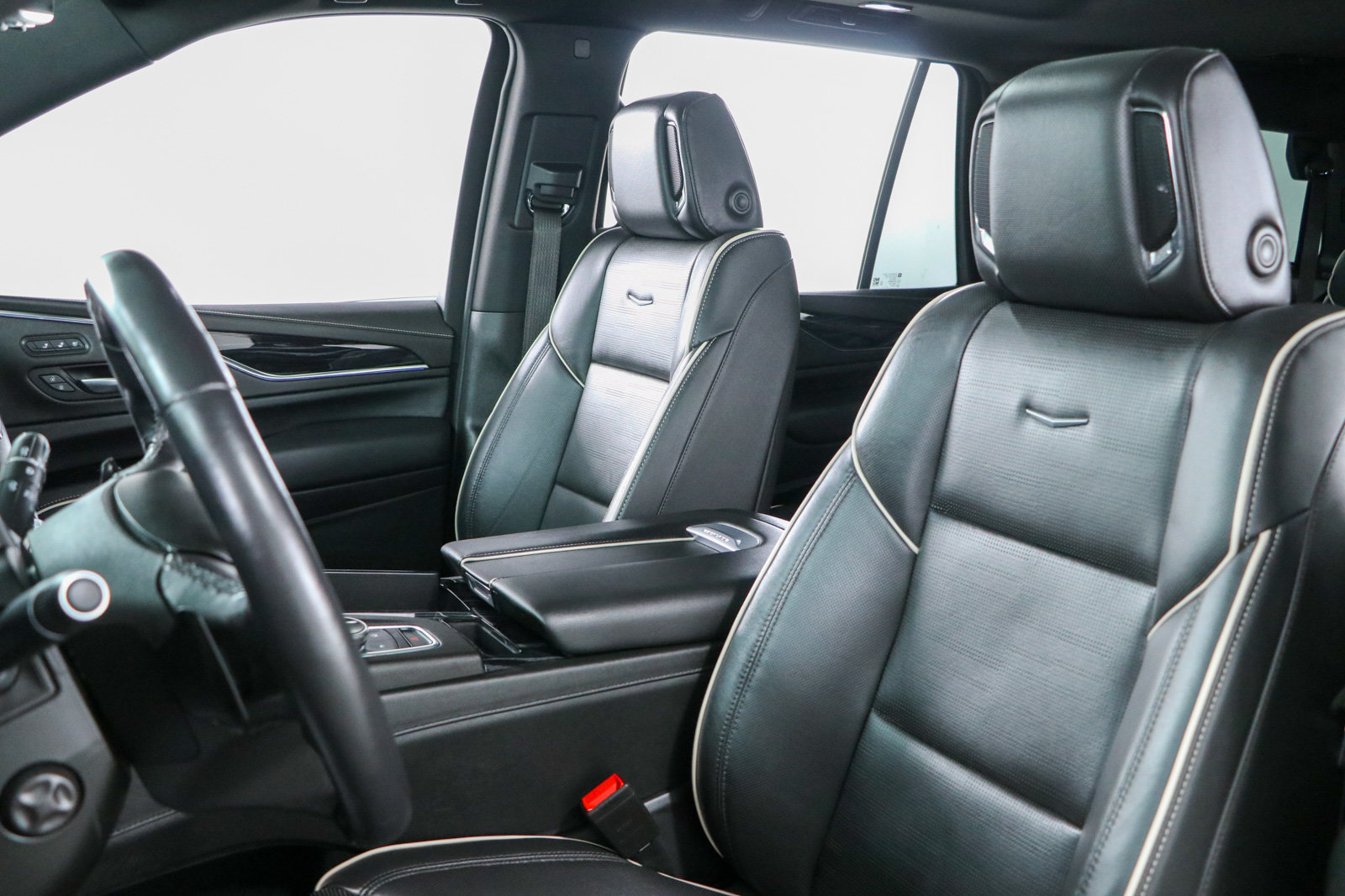 Used 2023 Cadillac Escalade Sport w/ Touring Package AWD/4WD image 29