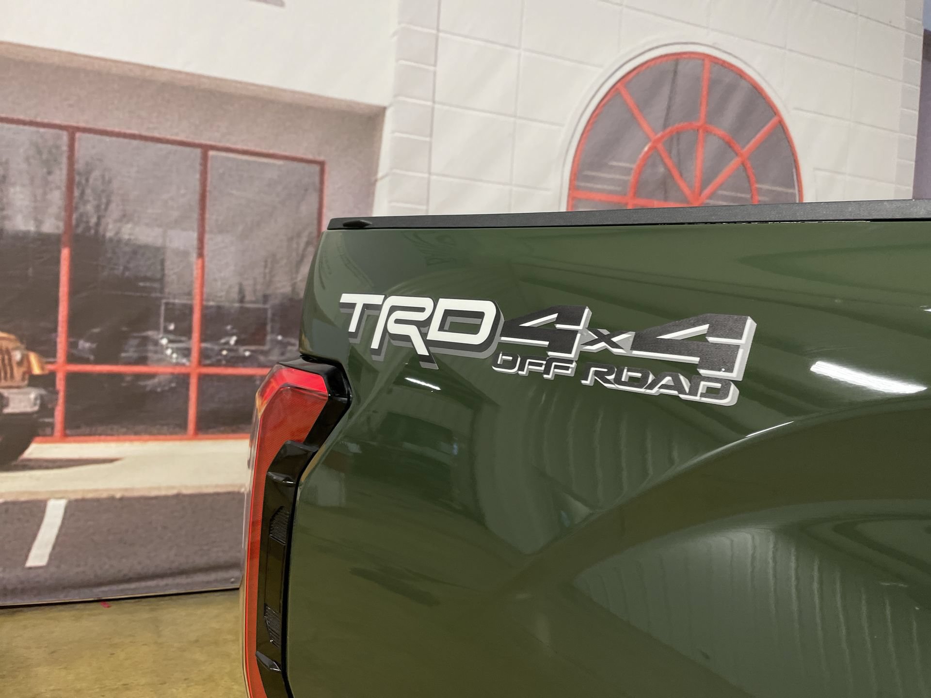 Used 2022 Toyota Tundra Limited w/ TRD Off-Road Package AWD/4WD image 33