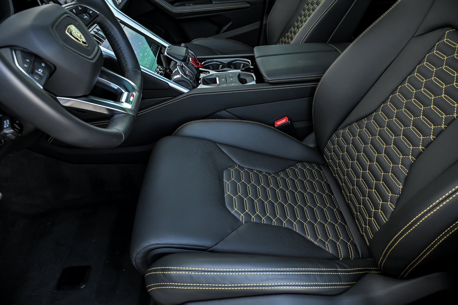 Used 2024 Lamborghini Urus S AWD/4WD image 19