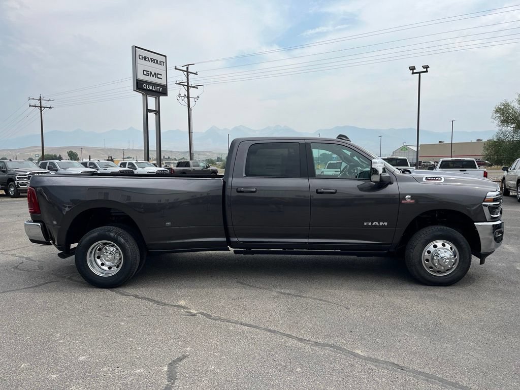 New 2026 RAM 3500 Laramie AWD/4WD image 4