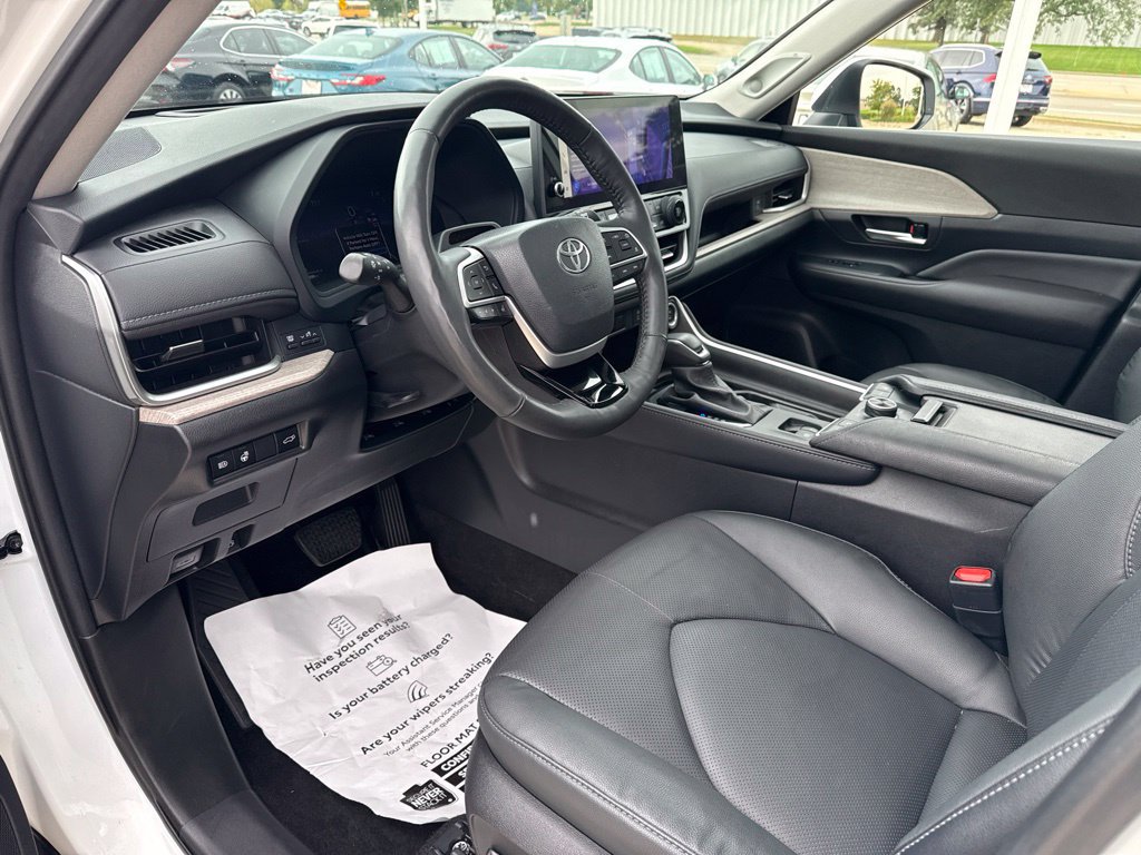 Certified 2024 Toyota Grand Highlander AWD image 8