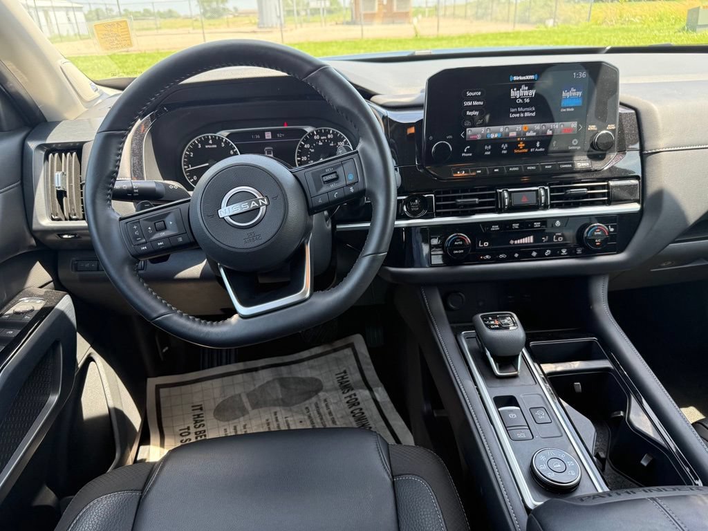 Certified 2025 Nissan Pathfinder SL w/ SL Premium Package AWD/4WD image 12