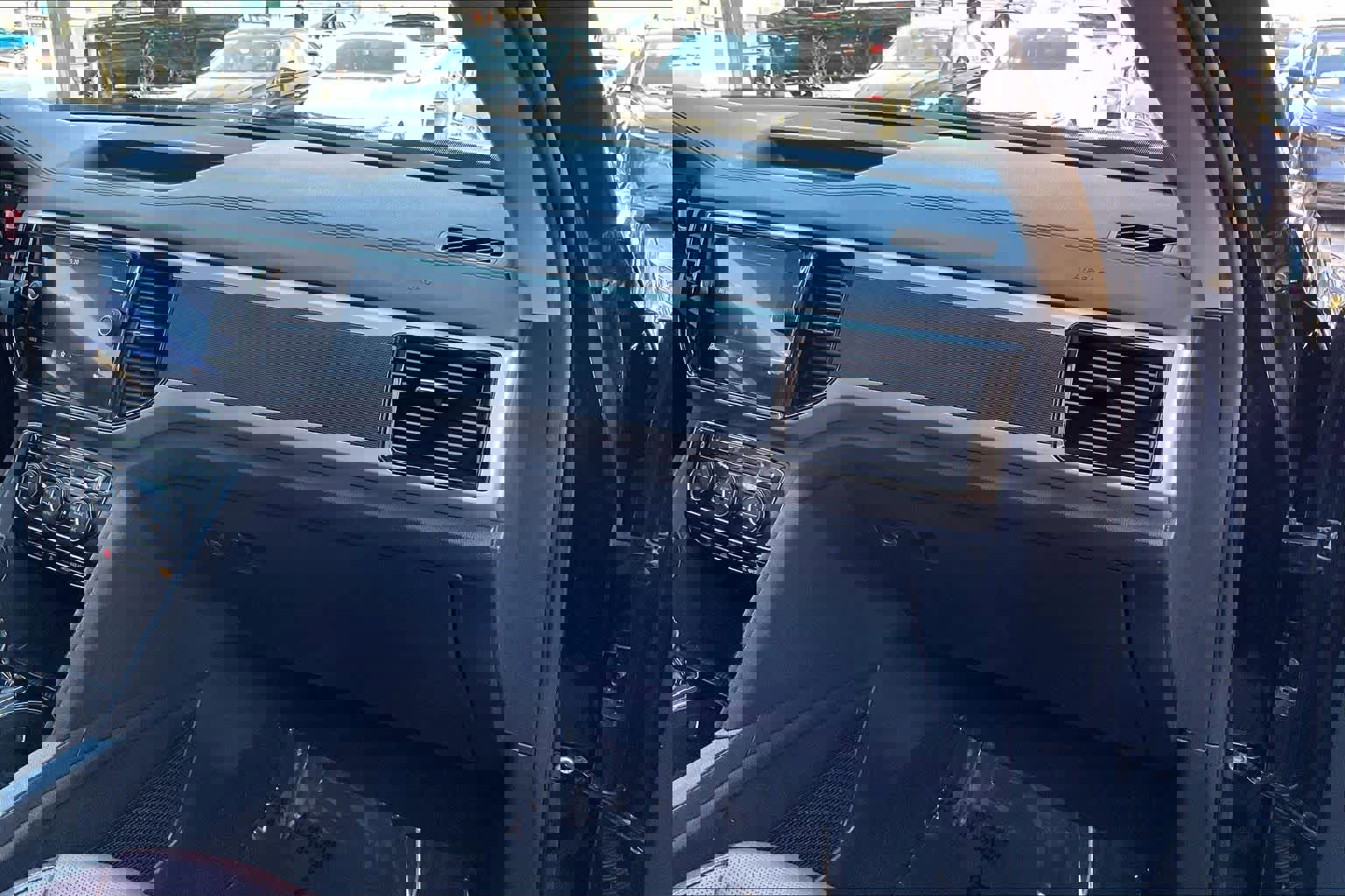 Used 2021 Volkswagen Atlas SEL Premium image 19