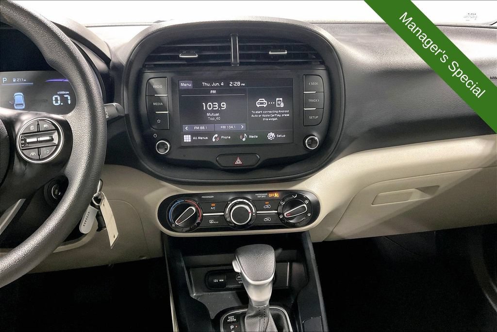 Used 2025 Kia Soul LX w/ LX Technology Package FWD image 7