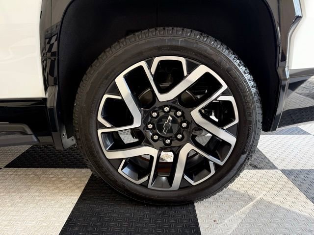 Used 2024 Chevrolet Silverado EV RST image 12