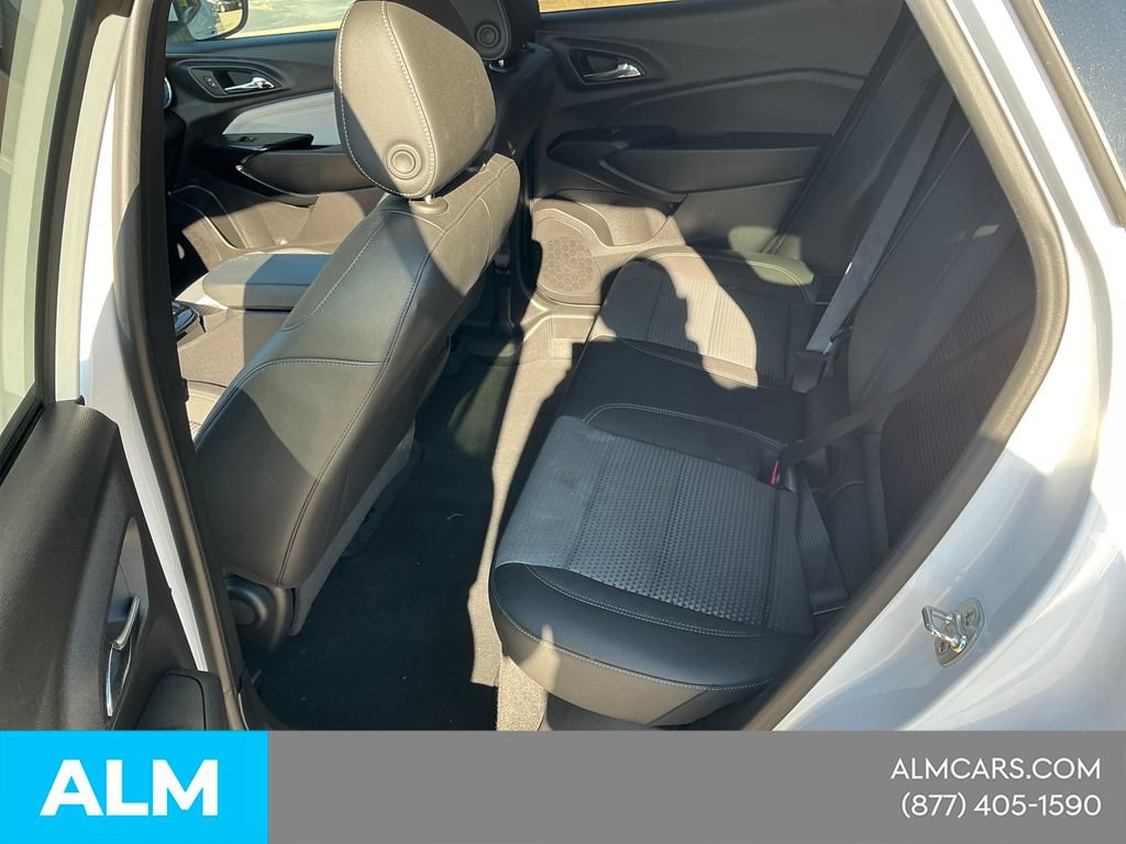 Used 2025 Chevrolet Trax LT FWD image 8