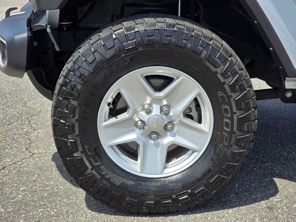 Used 2022 Jeep Gladiator Sport AWD/4WD image 13