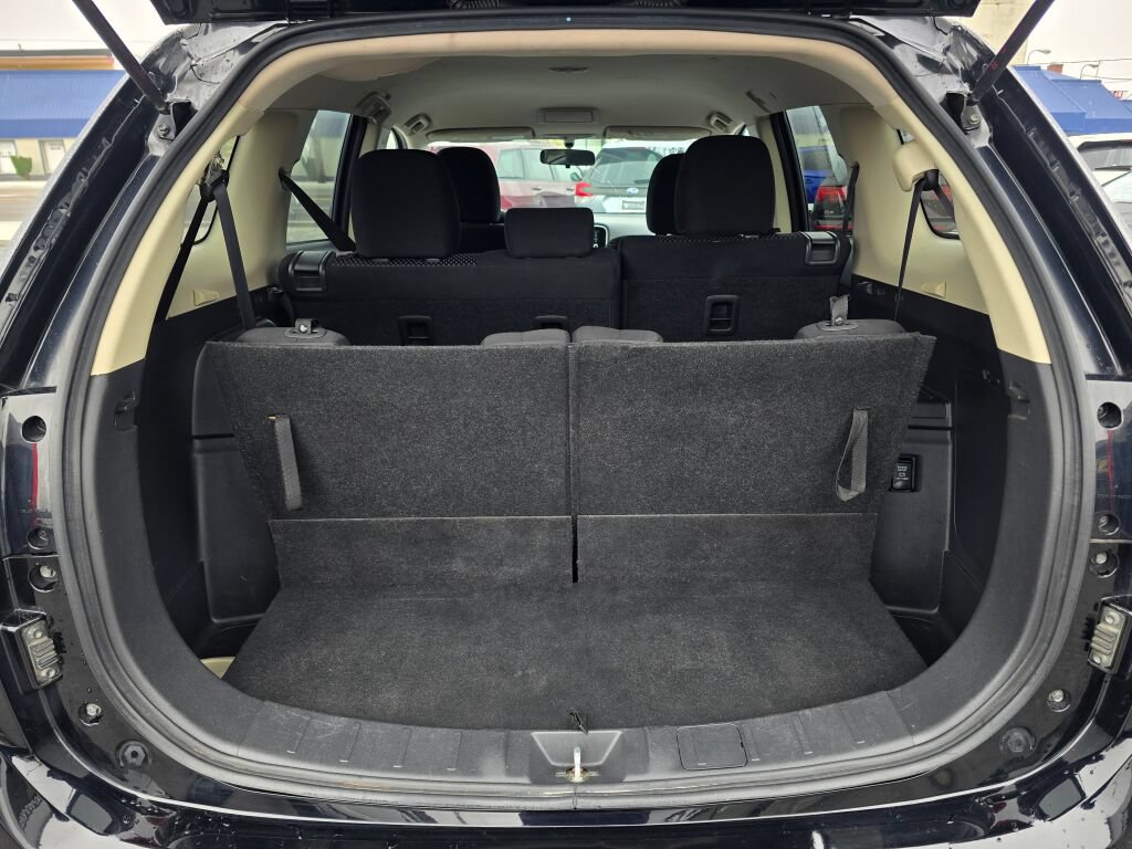 Used 2018 Mitsubishi Outlander ES FWD image 14