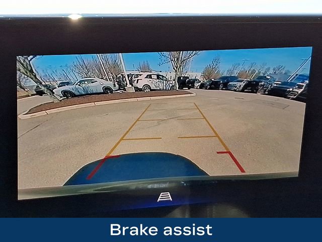 Used 2025 Chevrolet Trax LT w/ Driver Confidence Package image 13