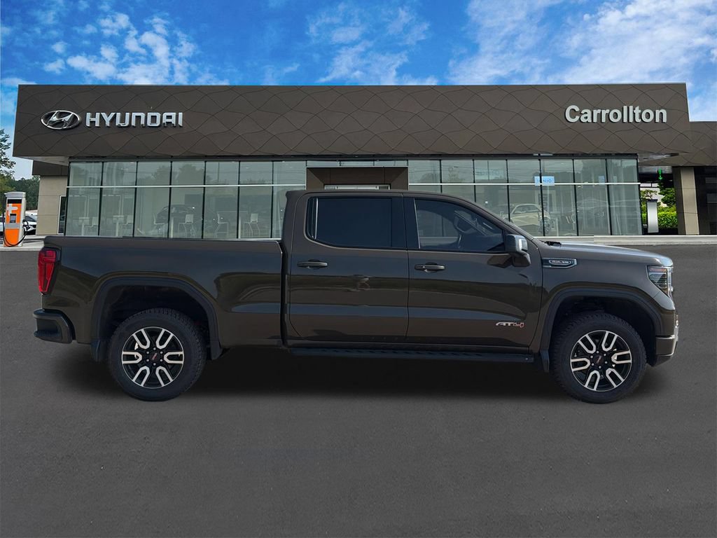 Used 2024 GMC Sierra 1500 AT4 w/ Technology Package AWD/4WD image 4