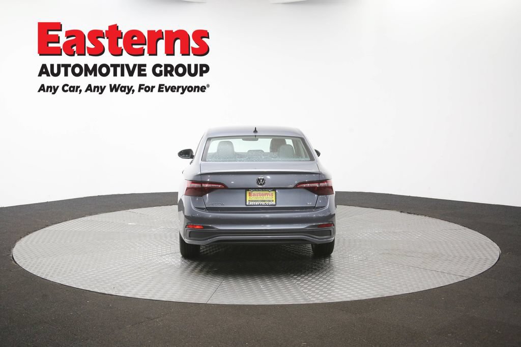 Used 2024 Volkswagen Jetta SE FWD image 31