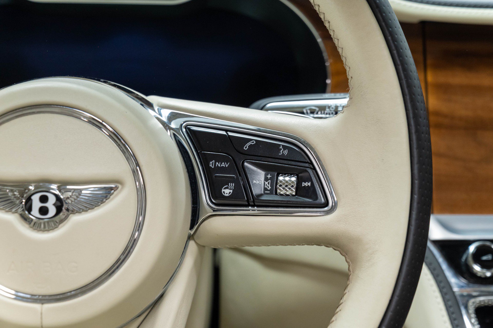 Used 2021 Bentley Flying Spur W12 AWD/4WD image 37