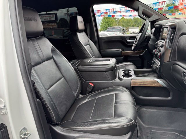 Used 2019 Chevrolet Silverado 1500 High Country w/ Technology Package AWD/4WD image 17