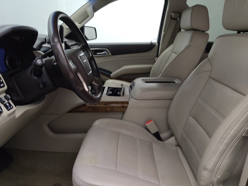 Used 2015 GMC Yukon Denali w/ Touring Package AWD/4WD image 17