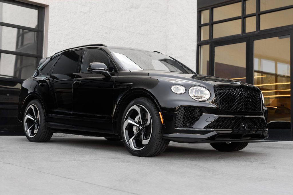 Used 2025 Bentley Bentayga AWD/4WD image 1