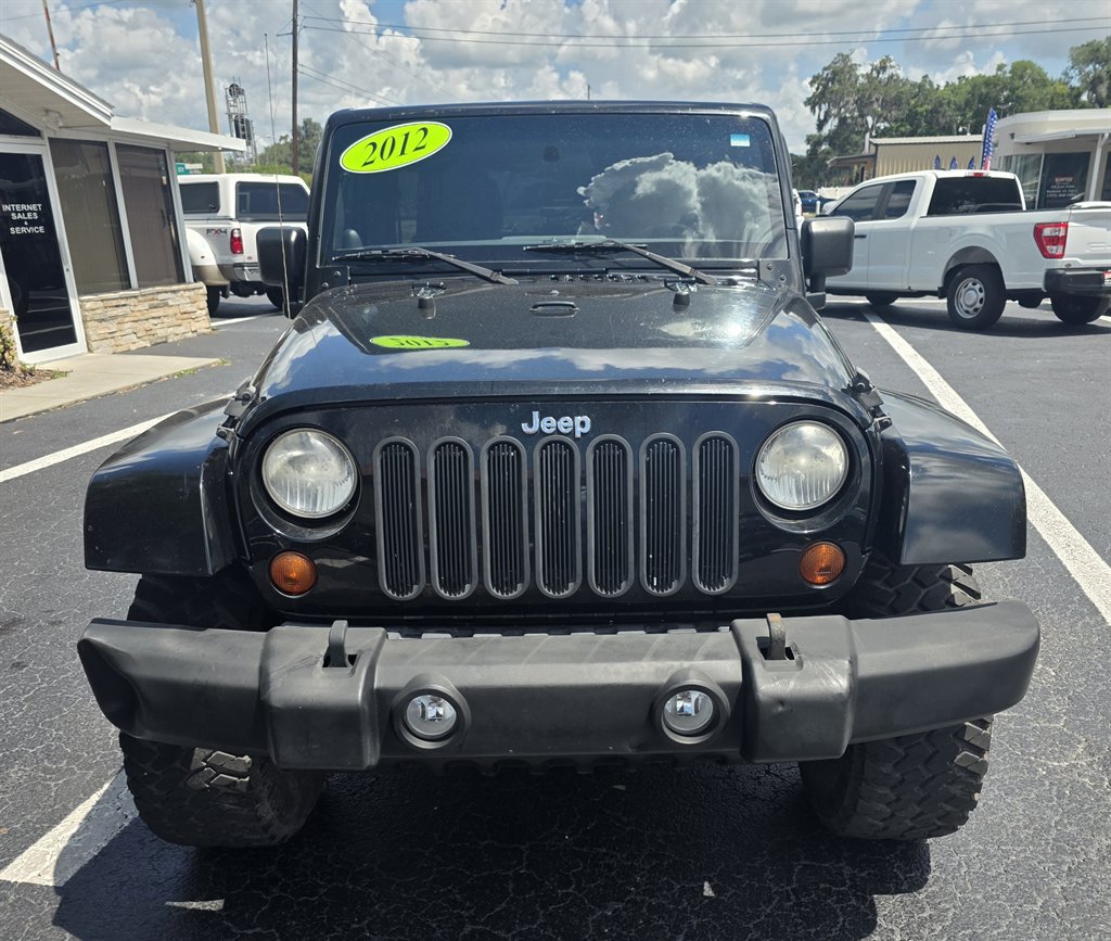 Used 2012 Jeep Wrangler Unlimited Rubicon w/ Connectivity Group AWD/4WD image 12