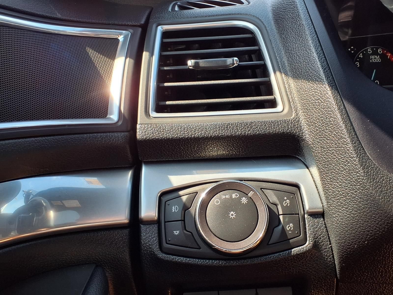 Used 2017 Ford Explorer Limited AWD/4WD image 26