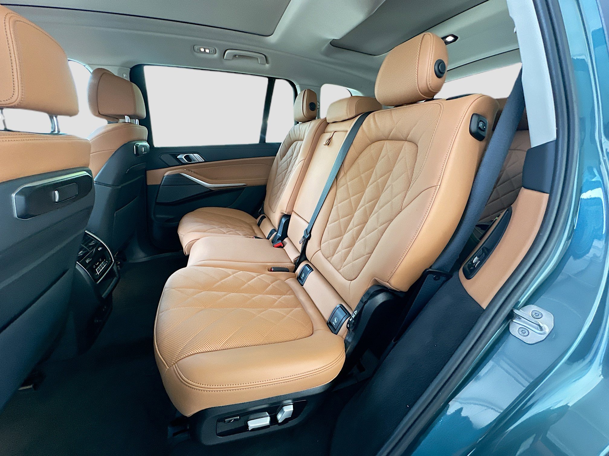 Certified 2025 BMW X7 xDrive40i w/ Premium Package AWD/4WD image 26