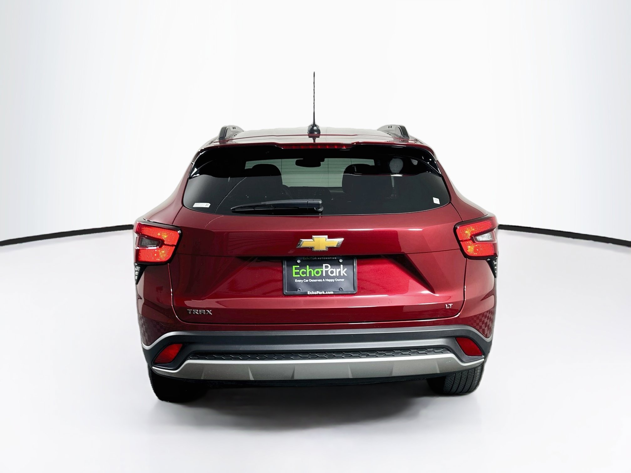 Used 2025 Chevrolet Trax LT FWD image 7