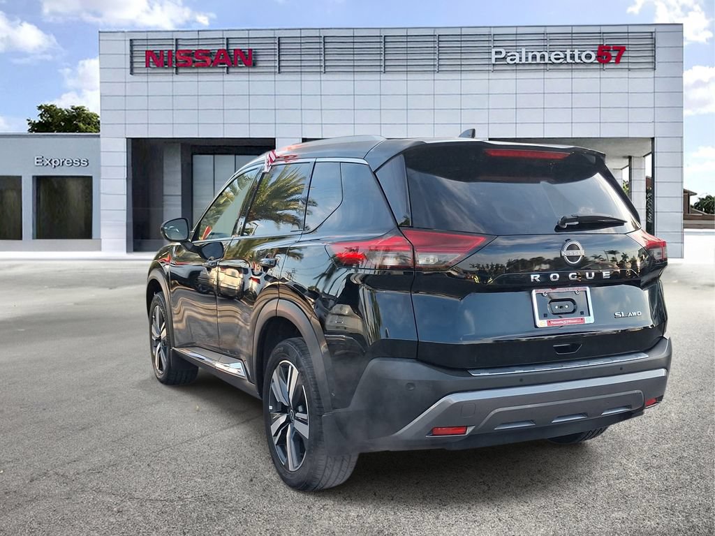 Certified 2022 Nissan Rogue SL w/ SL Premium Package AWD/4WD image 4