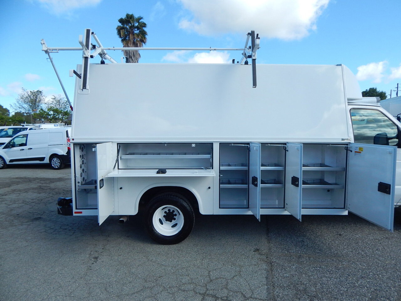 Used 2022 Ford E-450 and Econoline 450 Super Duty w/ Power Windows & Locks Group RWD image 16