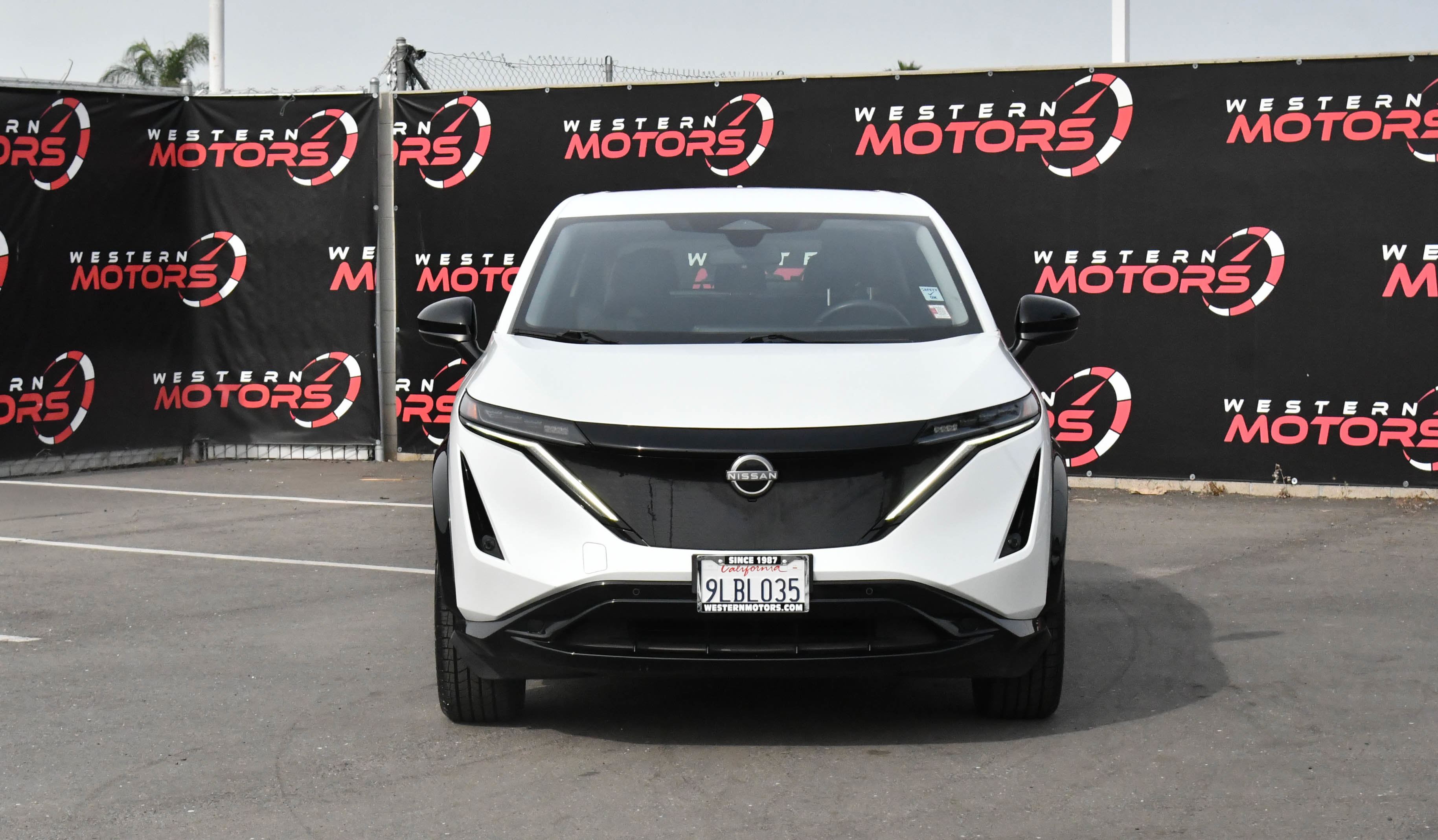 Used 2023 Nissan Ariya AWD image 2