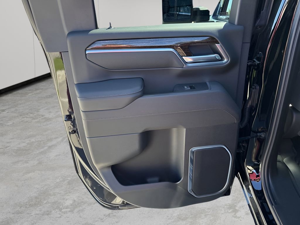 New 2026 GMC Sierra 3500 SLE w/ SLE Convenience Package image 17