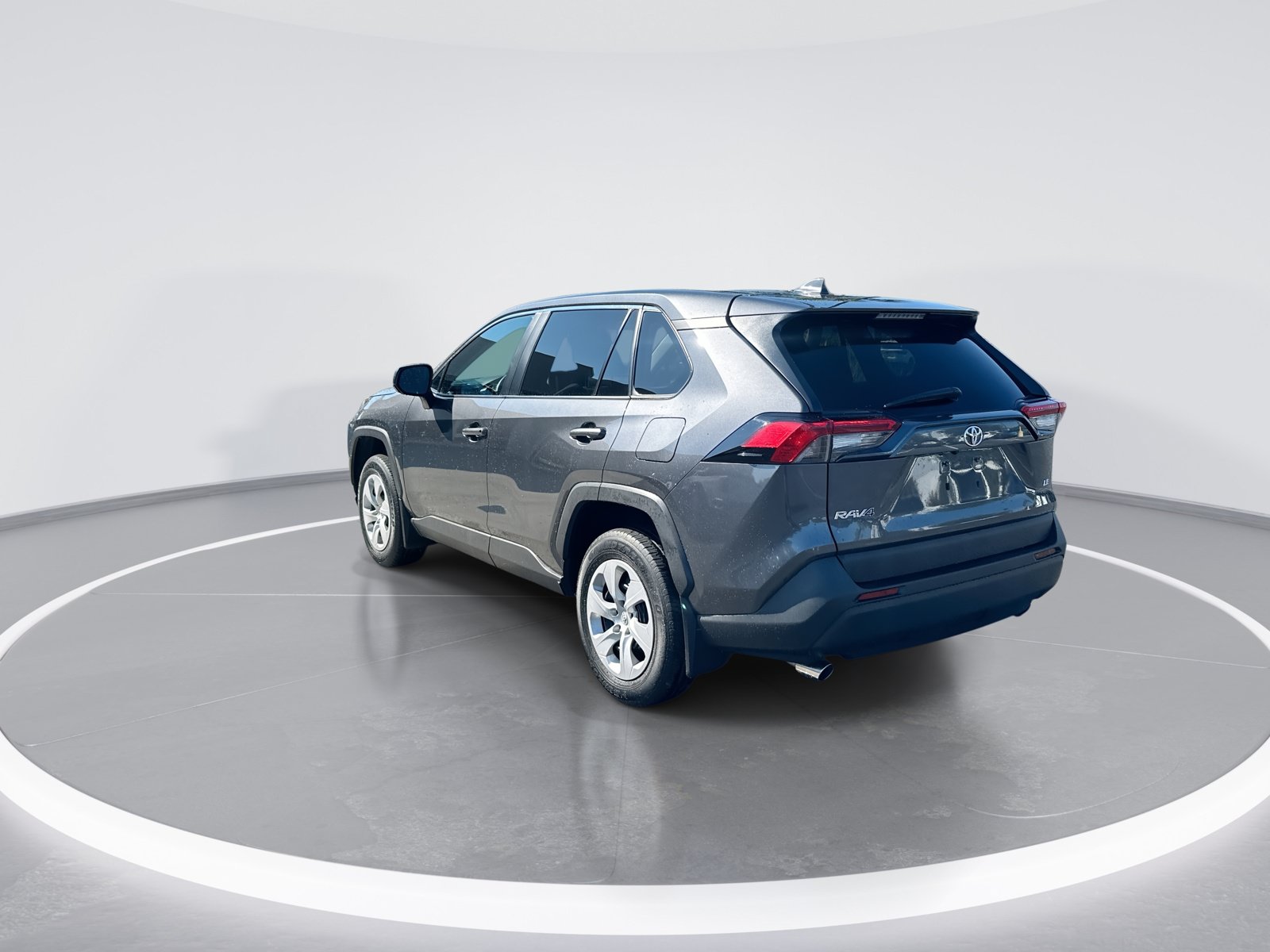 Used 2024 Toyota RAV4 LE FWD image 7