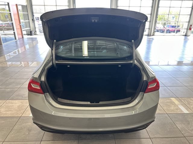 Used 2024 Chevrolet Malibu LT FWD image 24