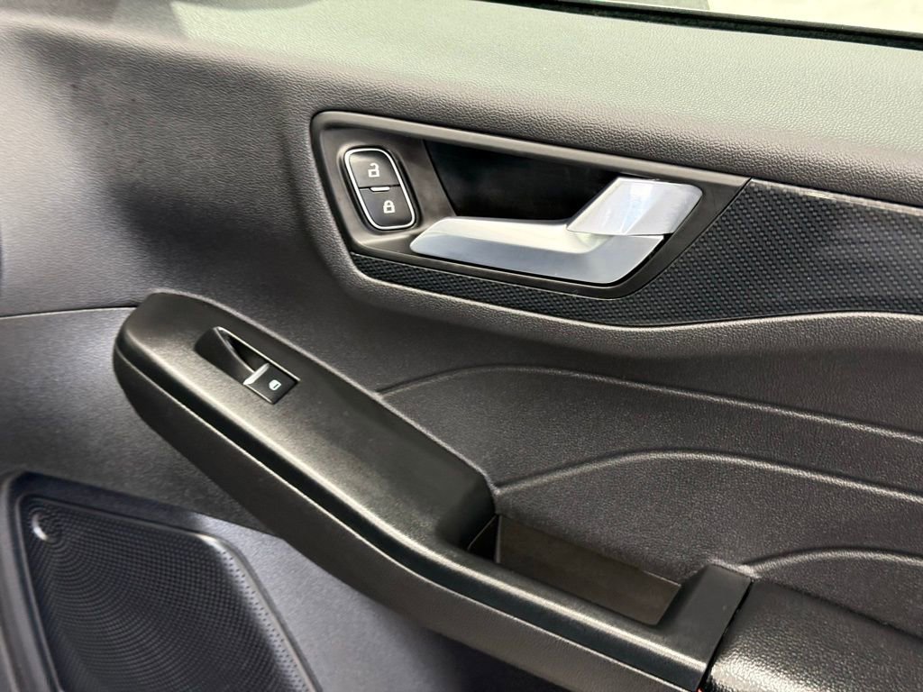 Certified 2025 Ford Escape ST-Line image 23