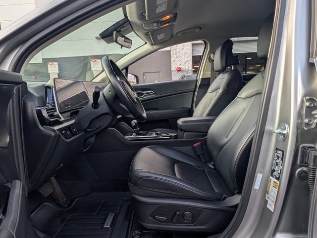Used 2024 Kia Sportage EX FWD image 11