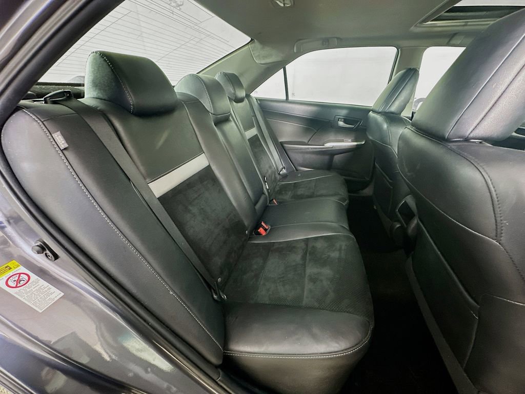 Used 2014 Toyota Camry SE w/ Leather Package FWD image 33
