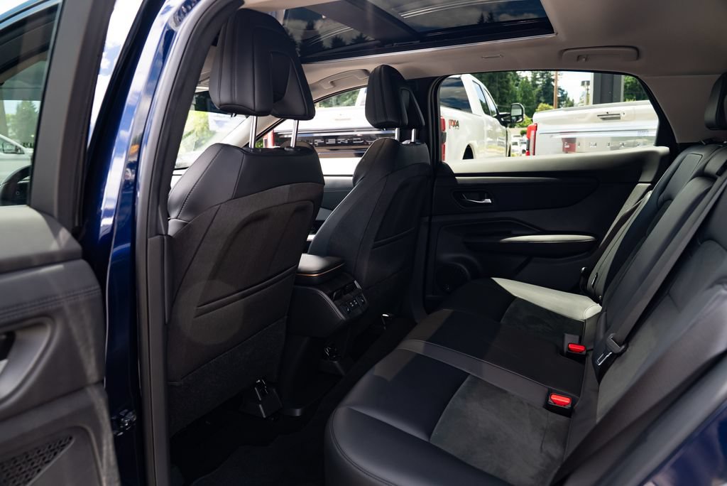 Used 2025 Nissan Ariya AWD image 22