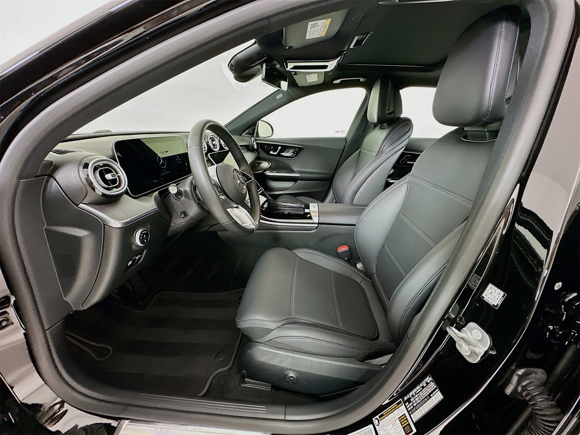 Used 2025 Mercedes-Benz C 300 4MATIC Sedan image 23