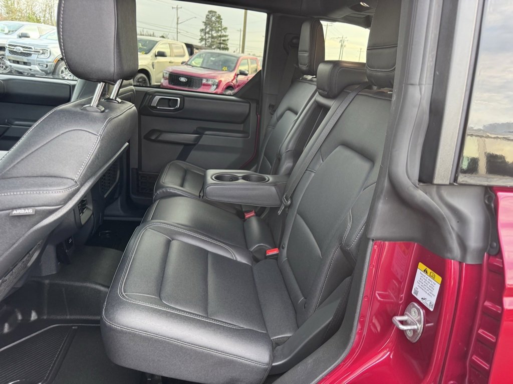 Used 2025 Ford Bronco Badlands image 31