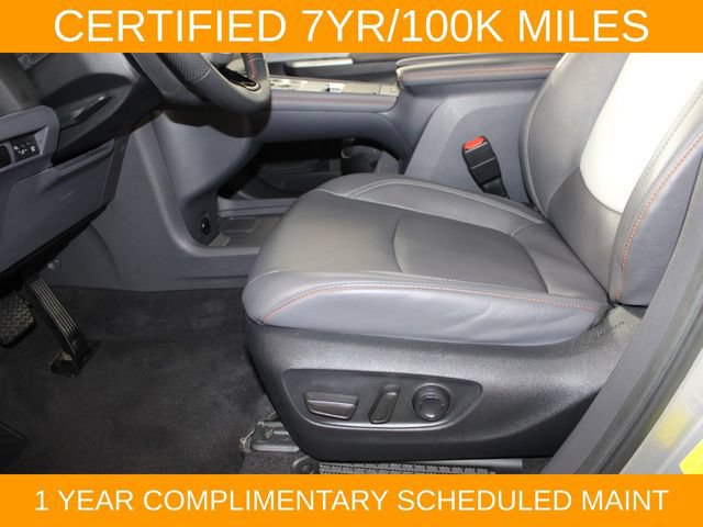 Used 2023 Toyota Sienna XSE AWD/4WD image 19