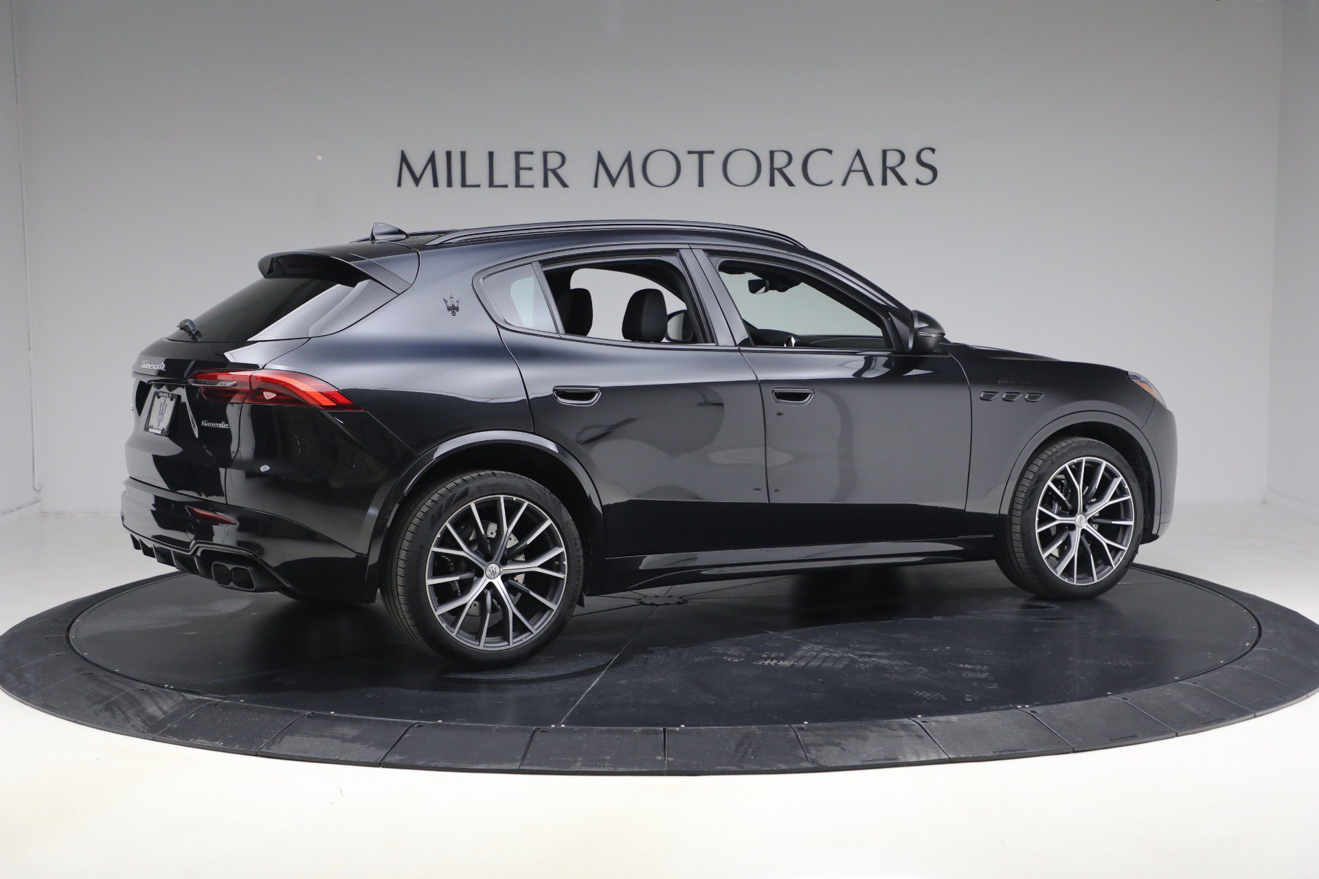 Used 2026 Maserati Grecale Modena AWD/4WD image 8