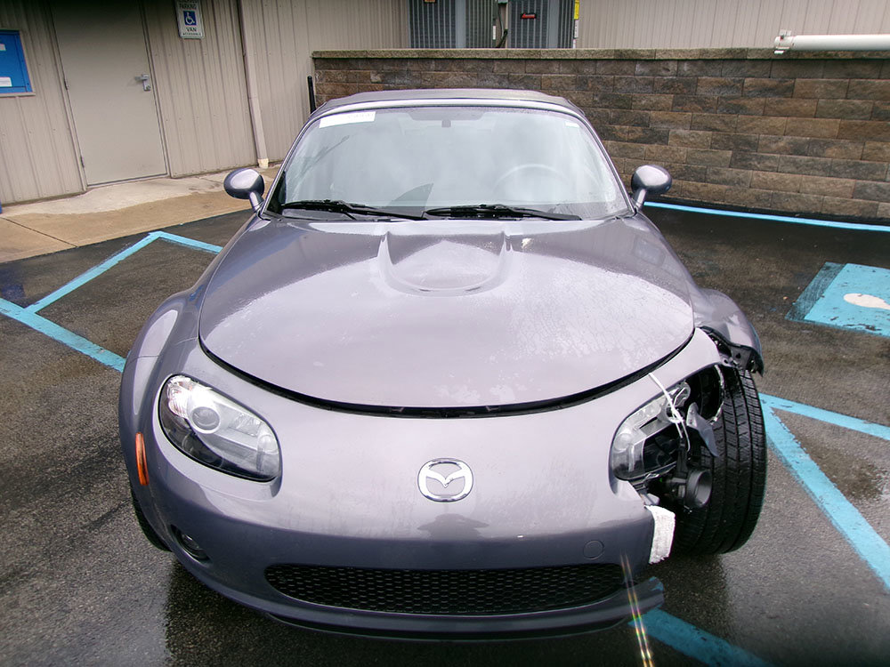 Used 2006 MAZDA MX-5 Miata Sport image 2