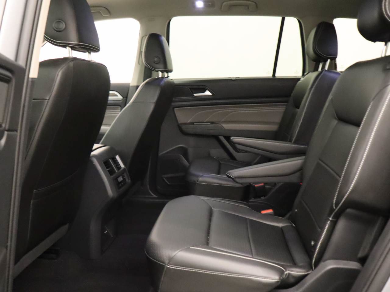 Certified 2023 Volkswagen Atlas SEL AWD/4WD image 17