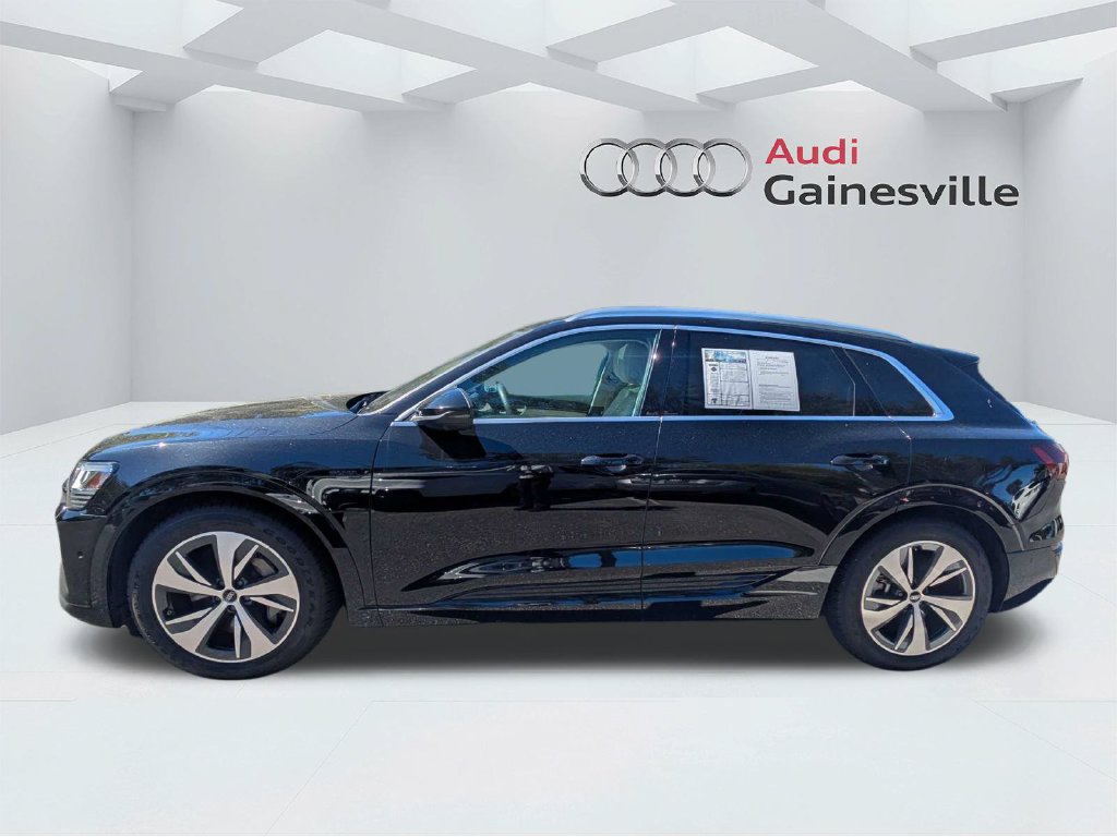 Used 2024 Audi Q8 e-tron Premium Plus w/ Premium Plus Package AWD/4WD image 7