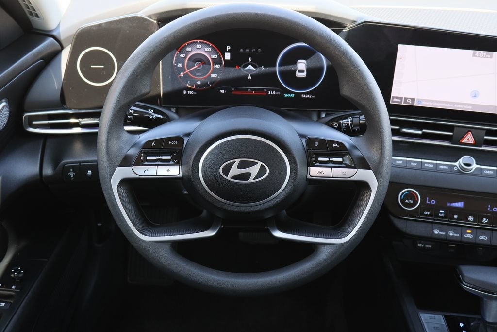 Used 2024 Hyundai Elantra SEL FWD image 13