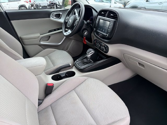 Used 2021 Kia Soul LX FWD image 24