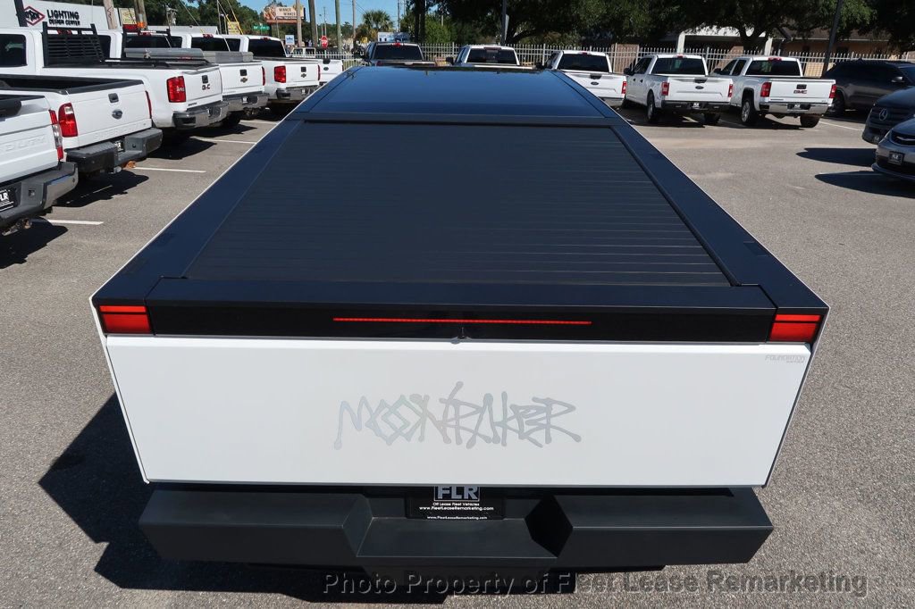 Used 2024 Tesla Cybertruck AWD Crew Cab image 19