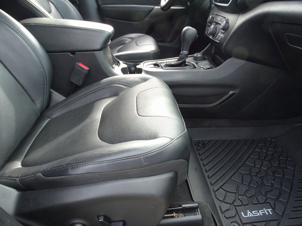 Used 2020 Jeep Cherokee Limited image 11