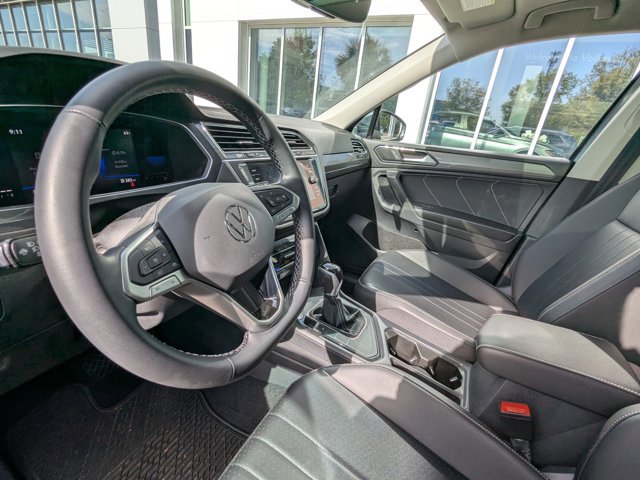 Used 2022 Volkswagen Tiguan SE image 14