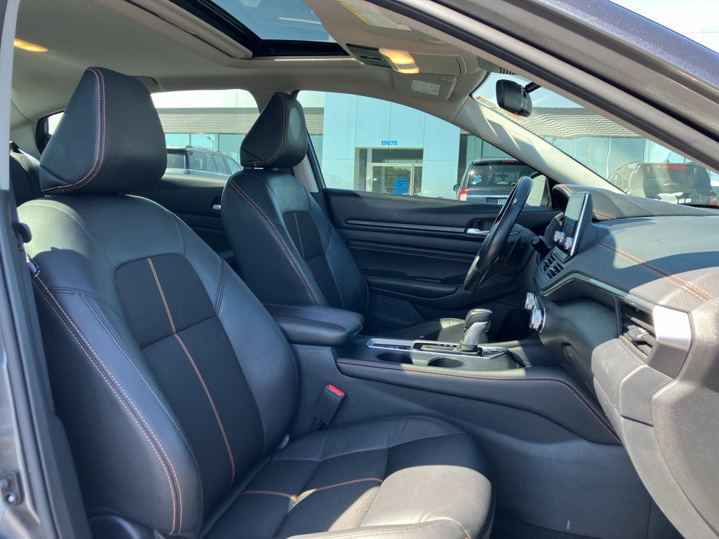 Used 2022 Nissan Altima 2.5 SR w/ Midnight Edition Package AWD/4WD image 37