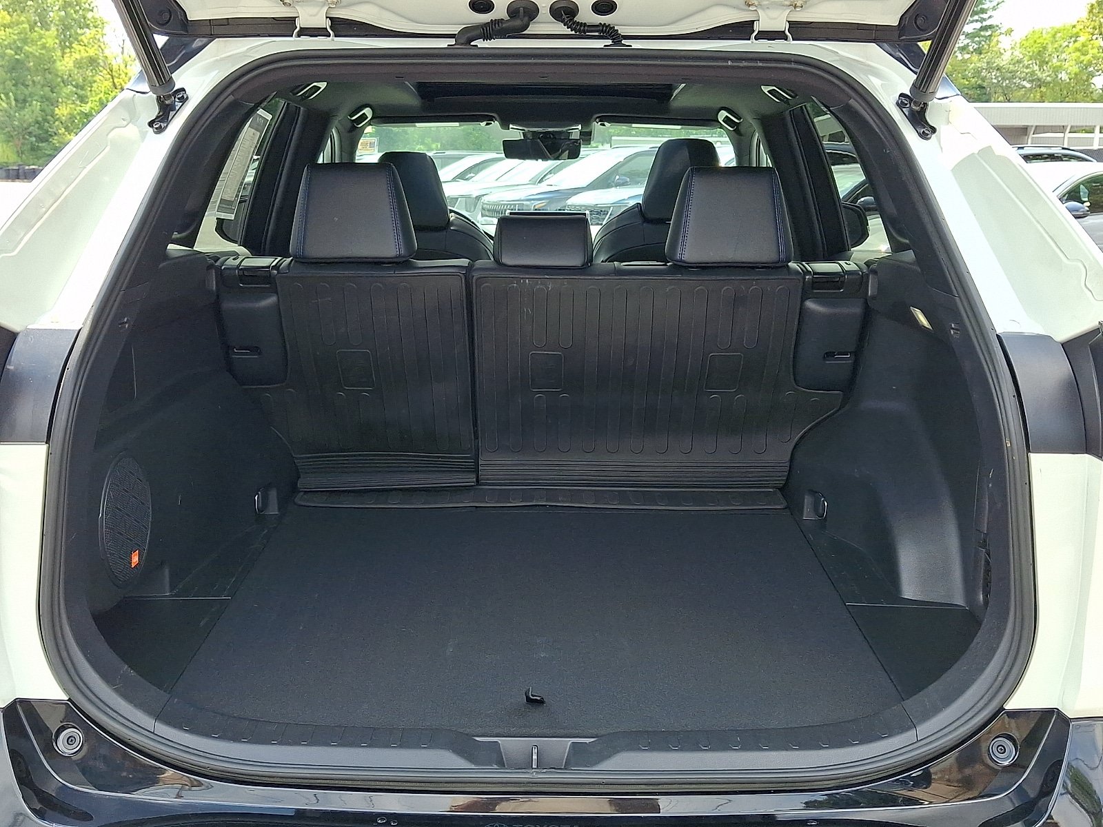 Used 2022 Toyota RAV4 XSE AWD/4WD image 31