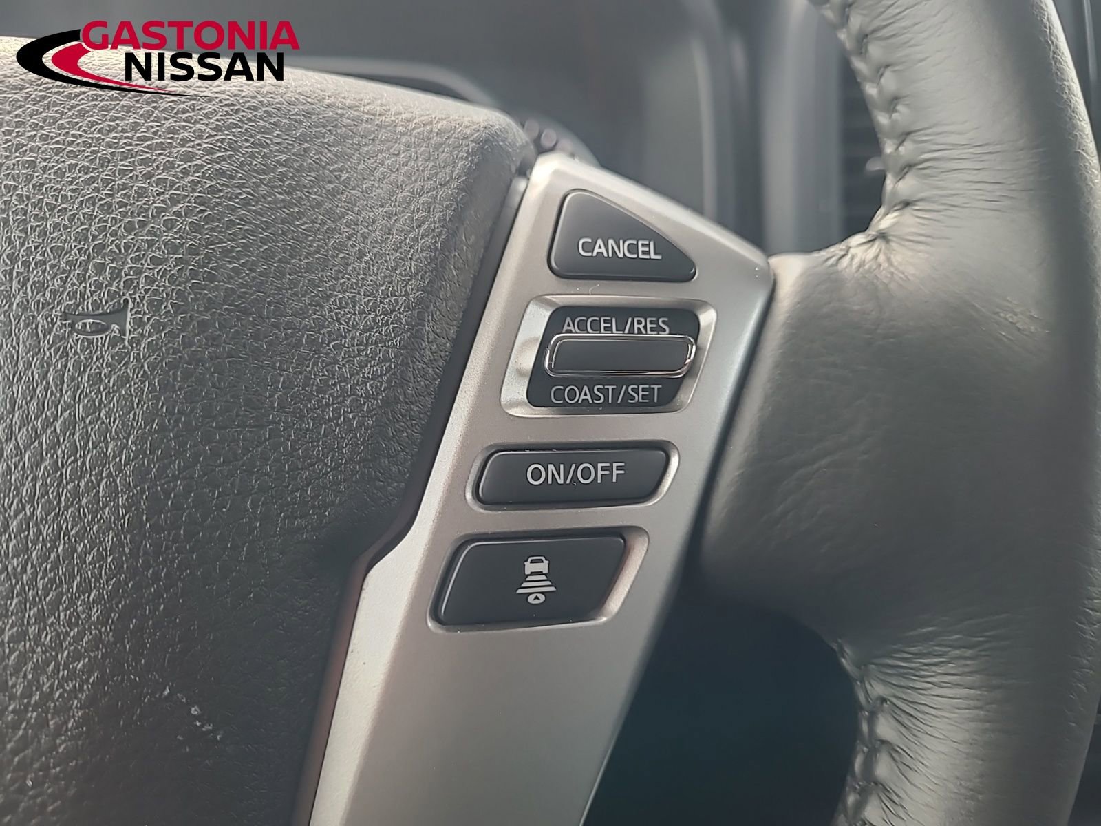 Used 2024 Nissan Titan SV w/ SV Convenience Package image 41