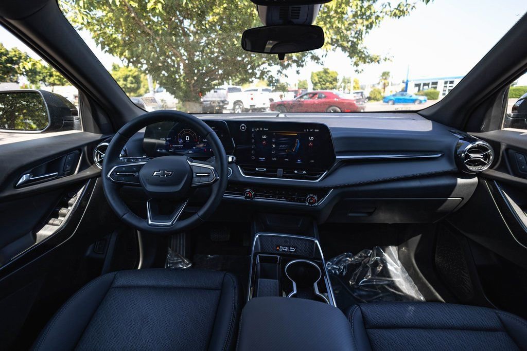 New 2025 Chevrolet Equinox LT w/ Convenience Package II image 14